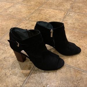 Unisa heel size 10 black